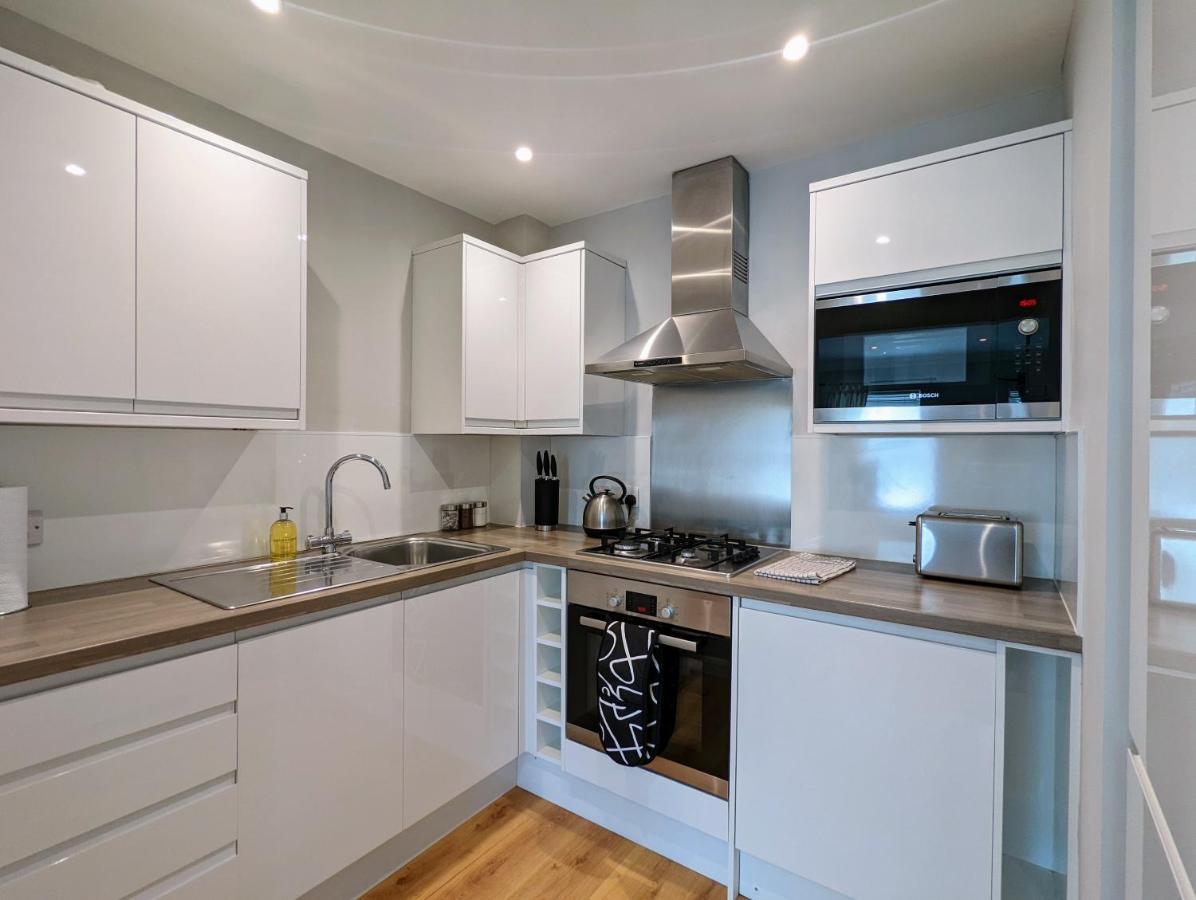 Saffron Court By Wycombe Apartments - Apt 08 High Wycombe Extérieur photo