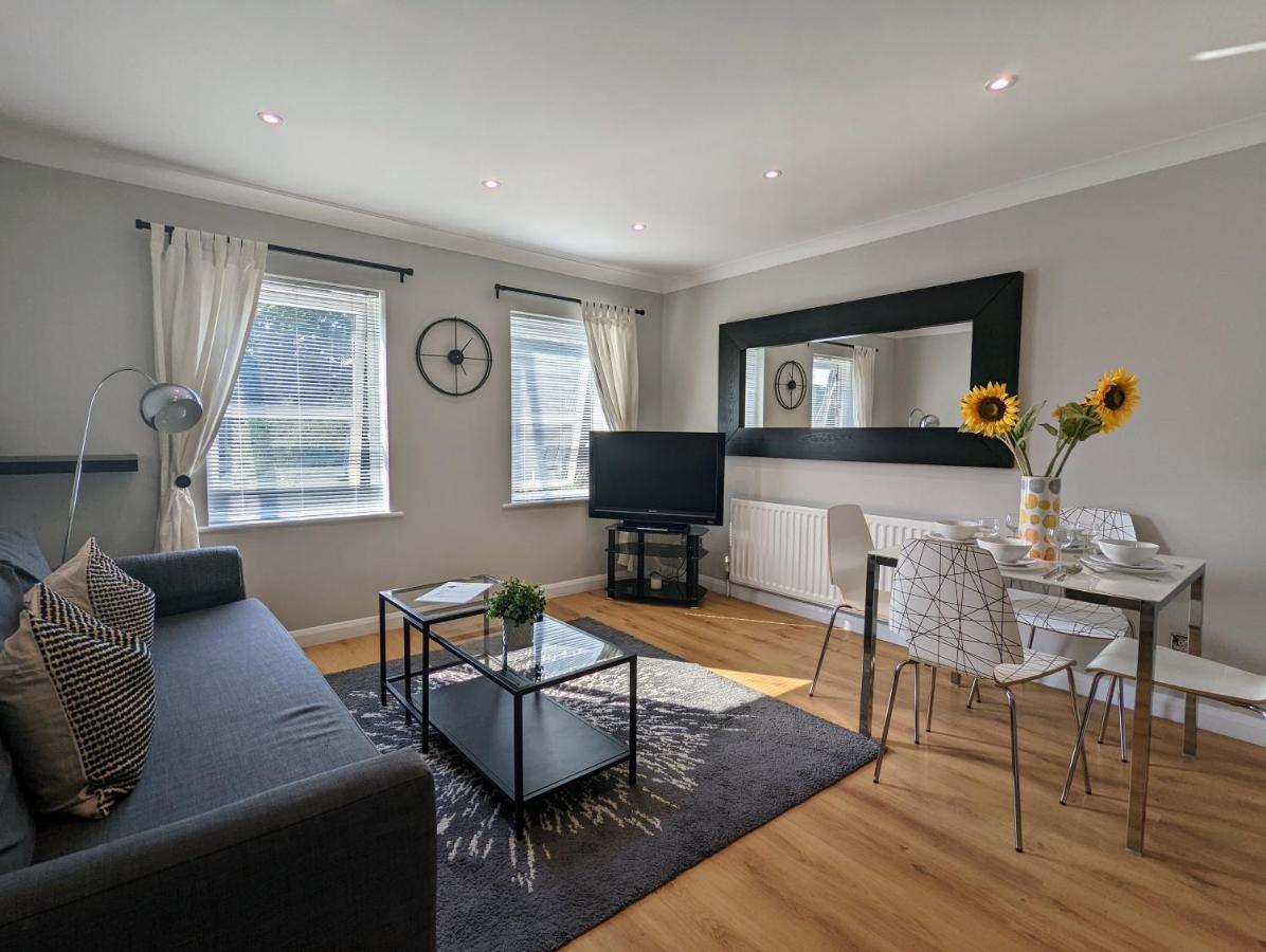 Saffron Court By Wycombe Apartments - Apt 08 High Wycombe Extérieur photo